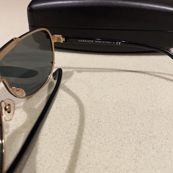 Versace sunglasses - Picture 3 of 3